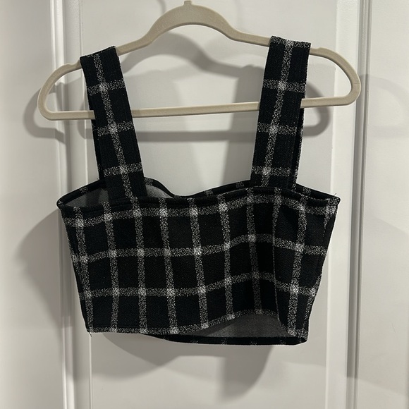 Urban Outfitters Black and White Crop Top - Picture 2 of 4